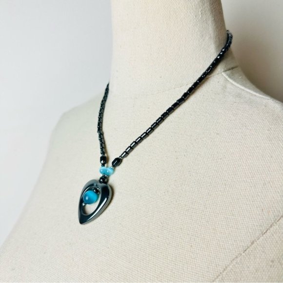 Vintage Gorgeous Sweet Heart Pendant Magnetic Statement Necklace - Picture 3 of 6